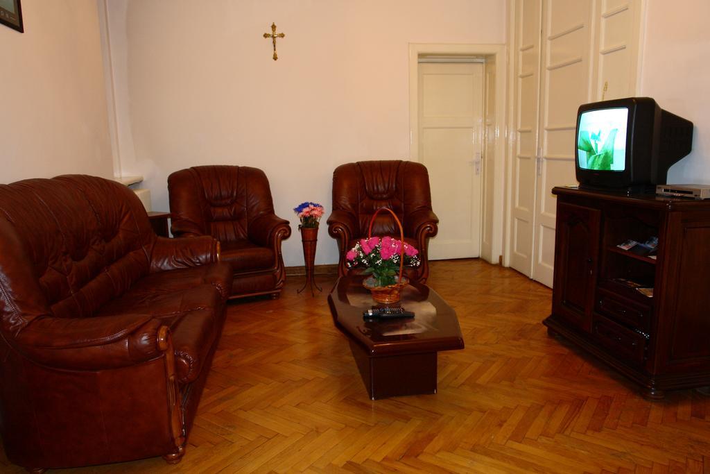Hotel Ss Residence Unirii บูคาเรสต์ ภายนอก รูปภาพ
