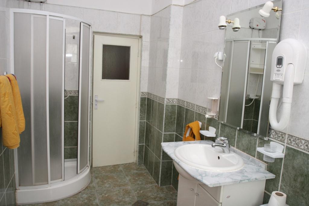 Hotel Ss Residence Unirii บูคาเรสต์ ภายนอก รูปภาพ